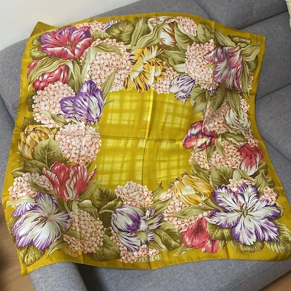 Gucci Scarf - Picture 1 of 6